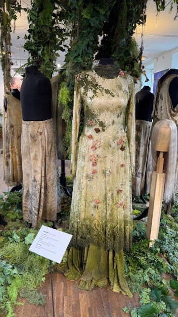 Om kostymerna från operan Platée och växtfärgning