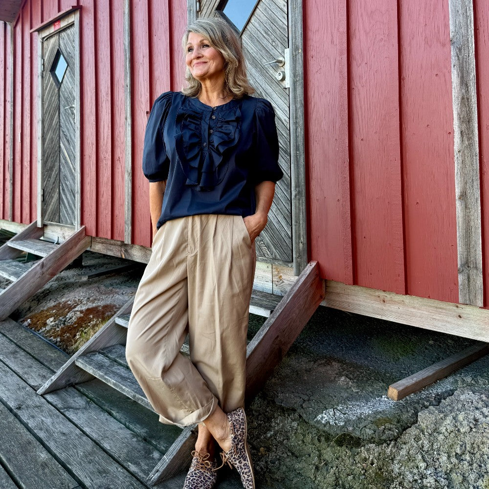 Ida kråsblus med knäppning, blå