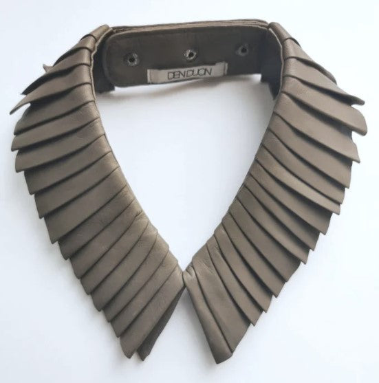 Krage i skinn - flera färger