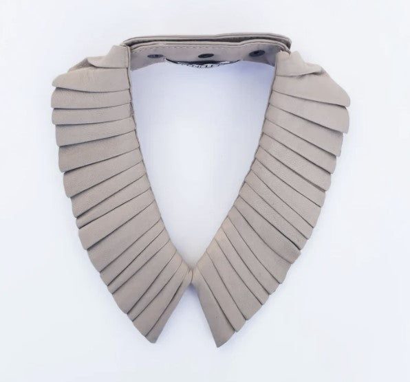 Krage i skinn - flera färger