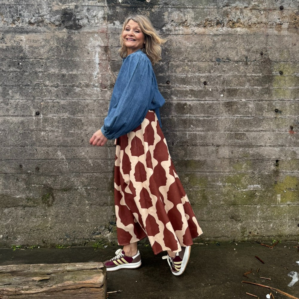 Emilia kjol i Lisa Bengtssons tyg Leila