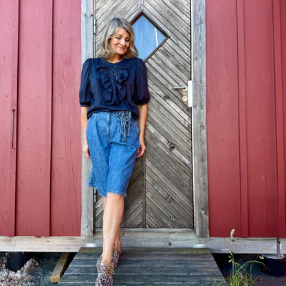 Ida kråsblus med knäppning, blå