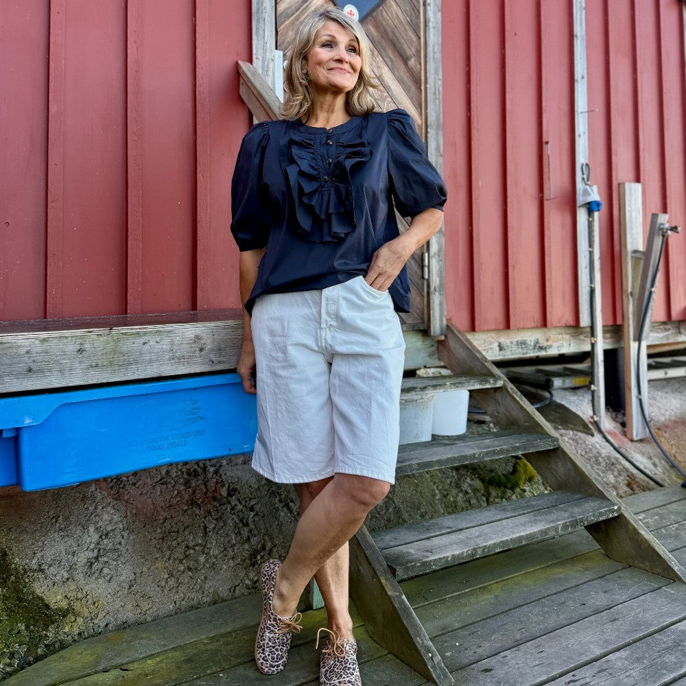 Ida kråsblus med knäppning, blå