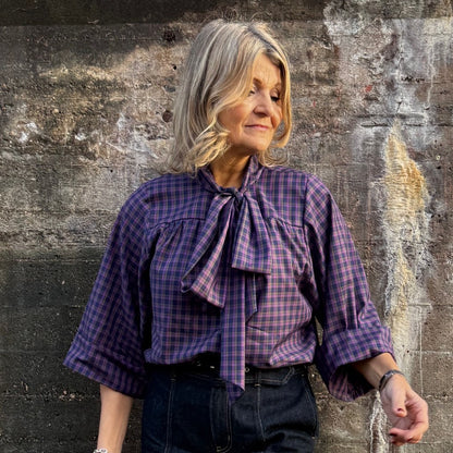 Knytblus Birgitta blå-rutig