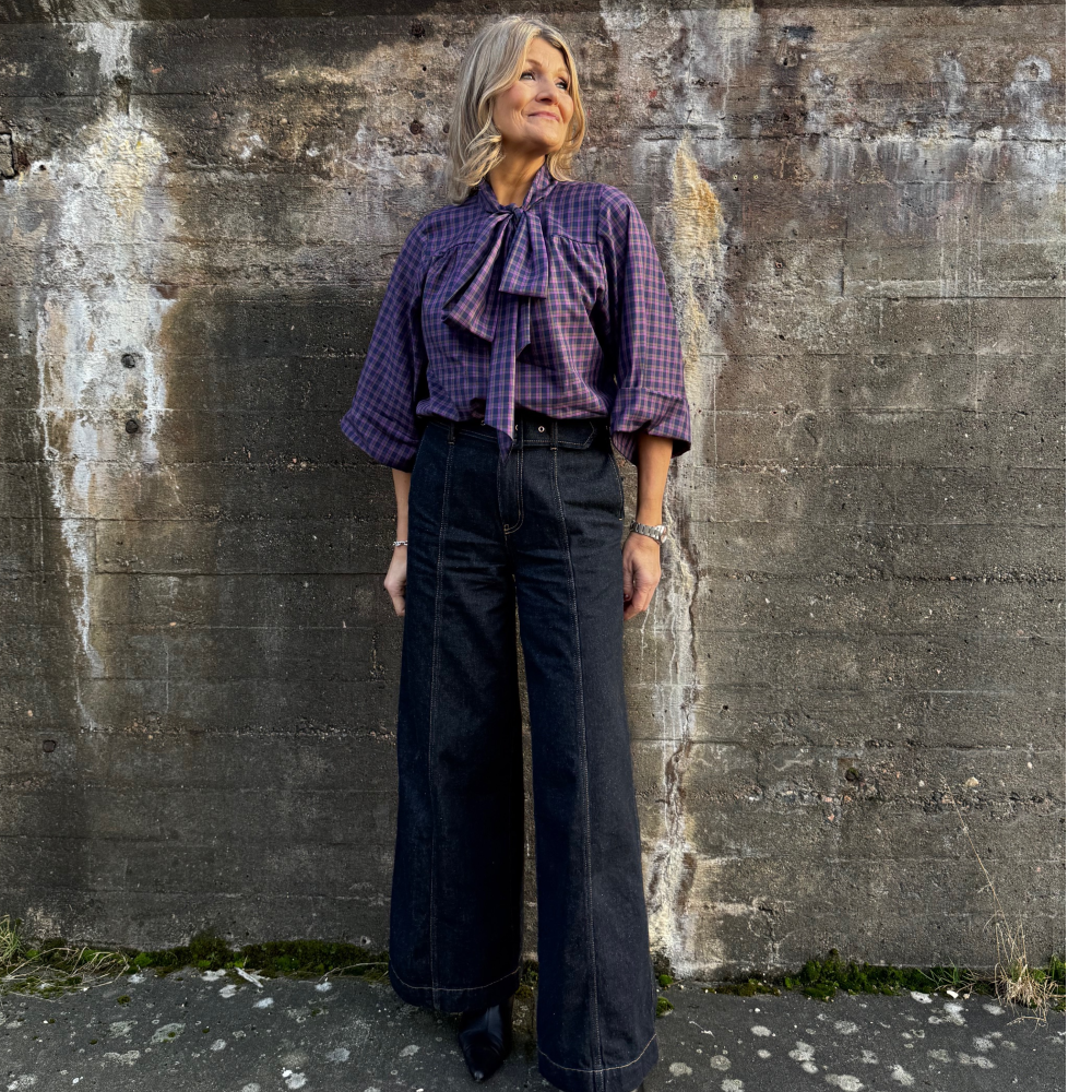 Knytblus Birgitta blå-rutig