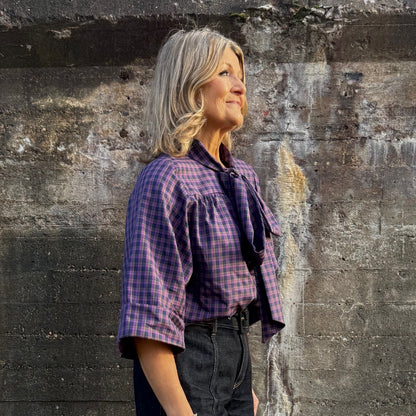 Knytblus Birgitta blå-rutig