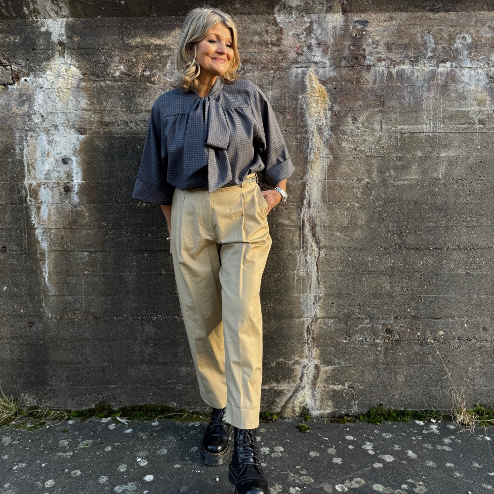 Knytblus Birgitta Grå-rutig