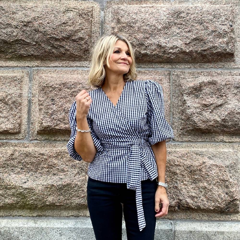 Omlottblus Nanna svart/vit st L
