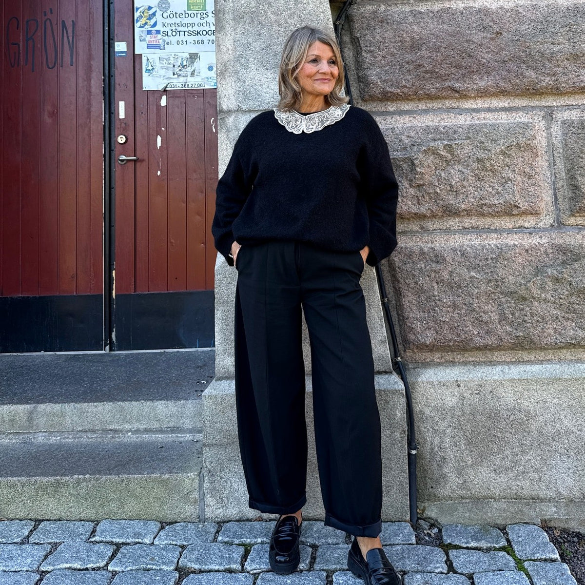 Krage, spets med pärlbroderi