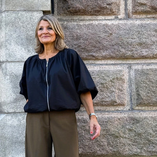 Jackie blus svart med dragkedja
