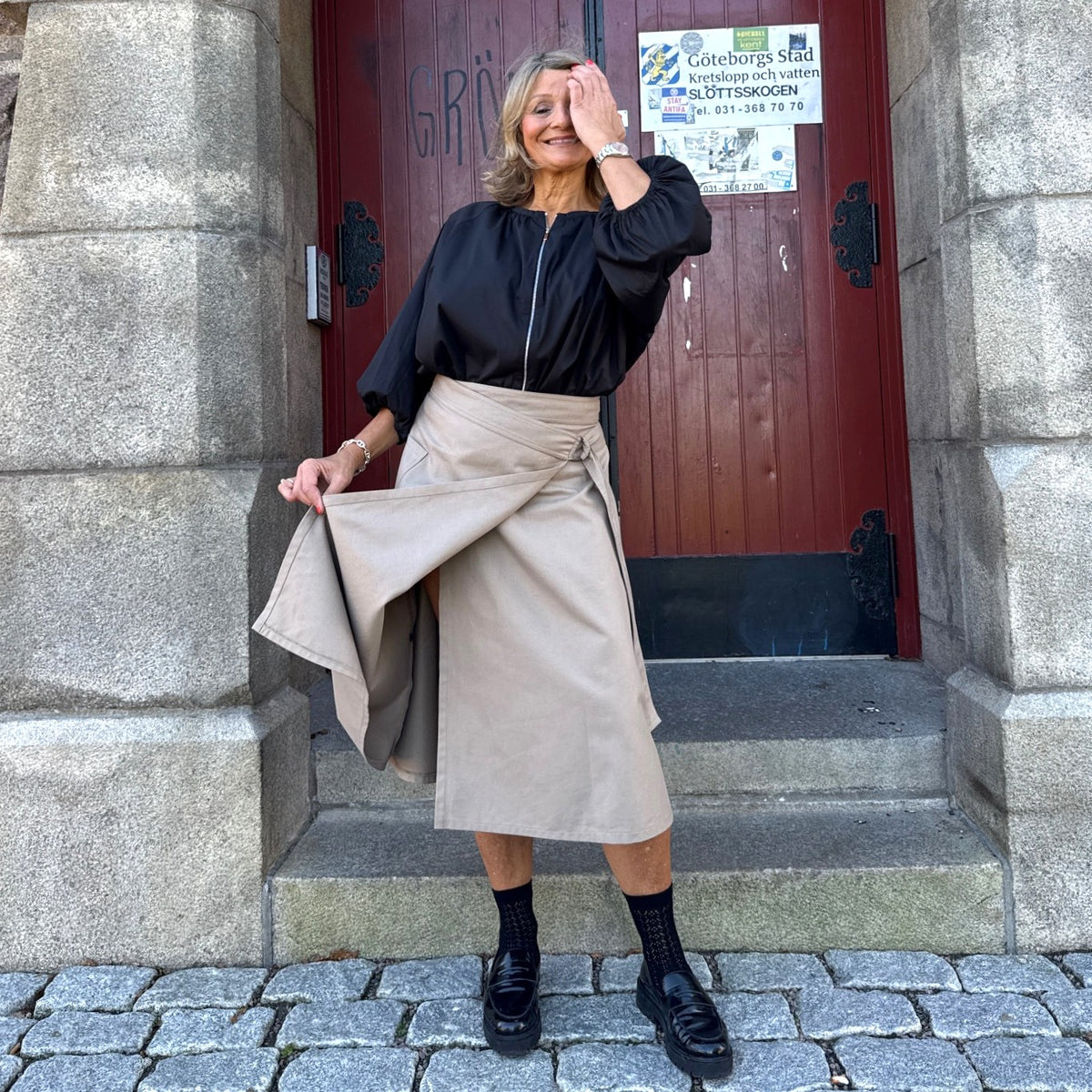 Kerstin omlottkjol Greige